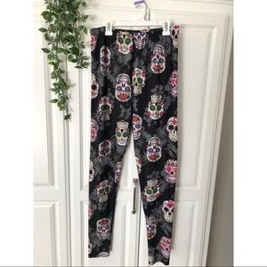 Skull pattern leggings